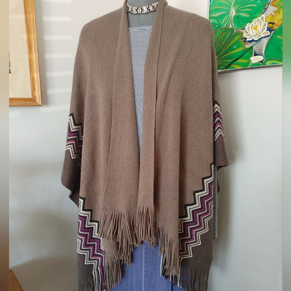 Ruana Poncho with fringe women (219)